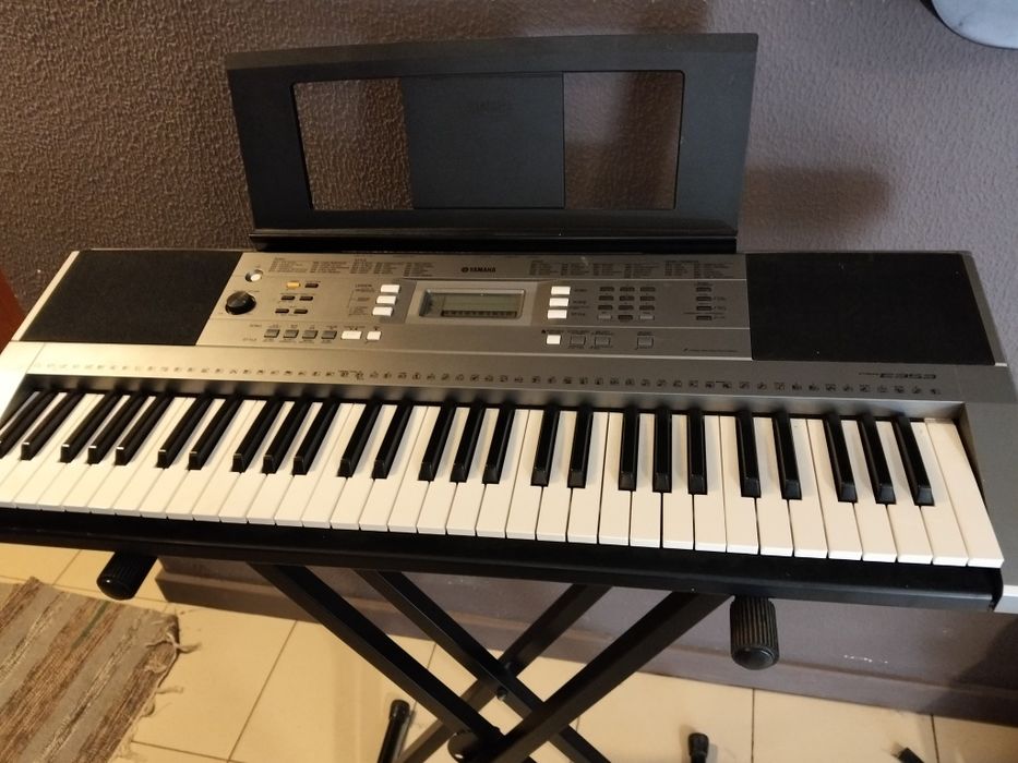 Teclado Piano PSR E353
