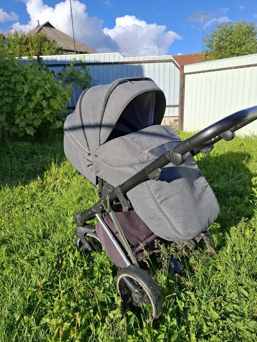 Продам дитячу коляску 2 в 1 + автокрісло-переноску з базою