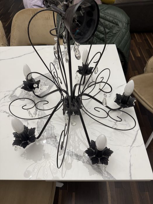 Світильник, люстра в спальню кована