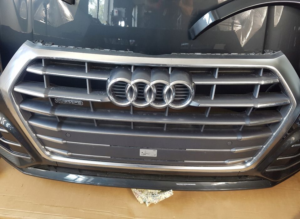 AUDI SQ5 Q5 80A Перед капот бампер фари
