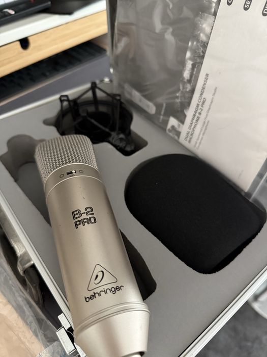 Microfone bheringer B-2 pro como novo