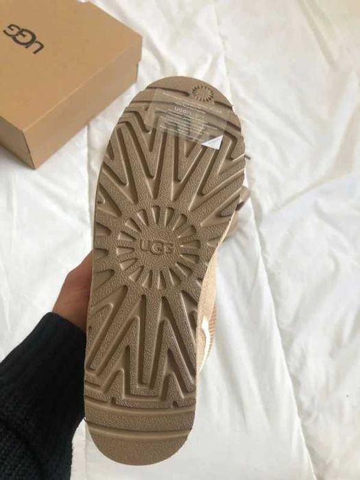 UGG Lowmel Sand r.41