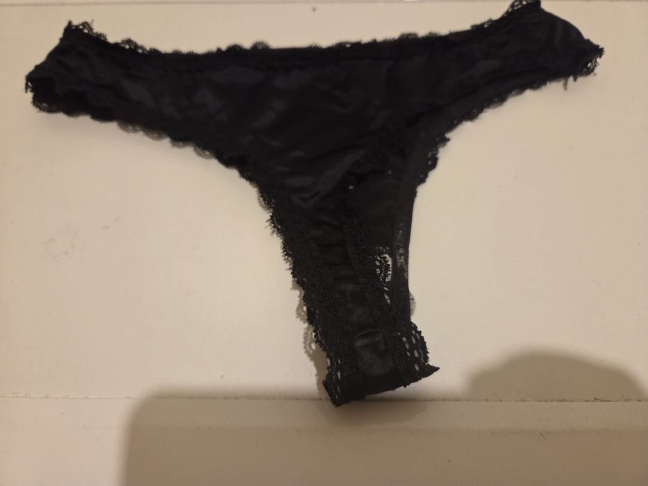 Stringi koronkowe używane S/M