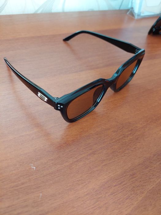 Сонцезахисні окуляри