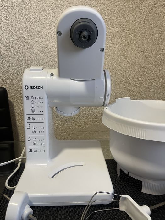 Кухонний комбайн планетарний міксер Bosch MUM4405