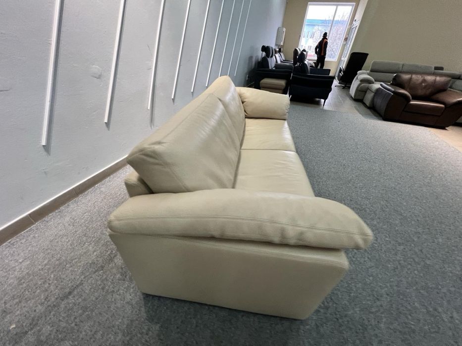 Диван шкіряний нерозкладний світлий беж