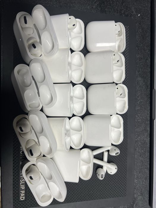 Airpods кейс навушник лівий правий