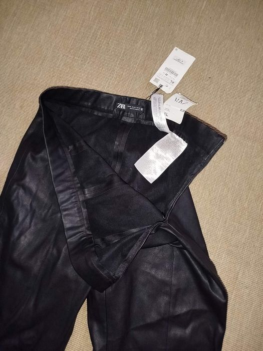 ZARA.  Штани нові