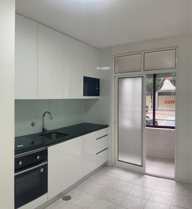 Apartamento T2 Renovado Avintes, Vila Nova Gaia — Avintes, Porto
