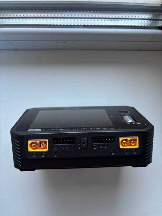 Зарядний пристрій FPV дрона ToolkitRC M6DAC Dual 350W 15A 1-6S XT60 EU