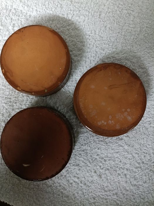 Em Viana do Castelo recipientes para azeitonas