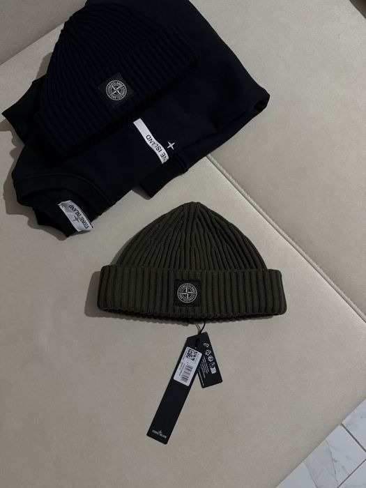 Шапка stone island оригинал, в рубчик