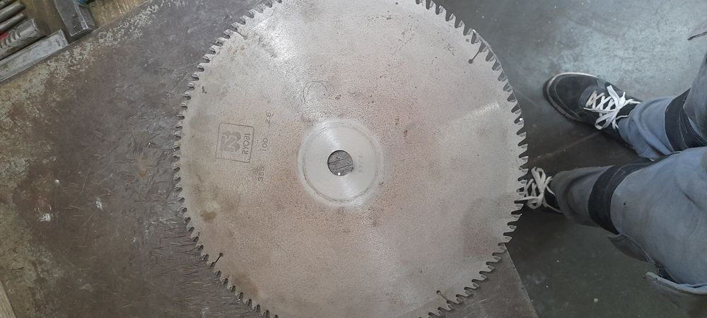 Serra de corte de aluminio