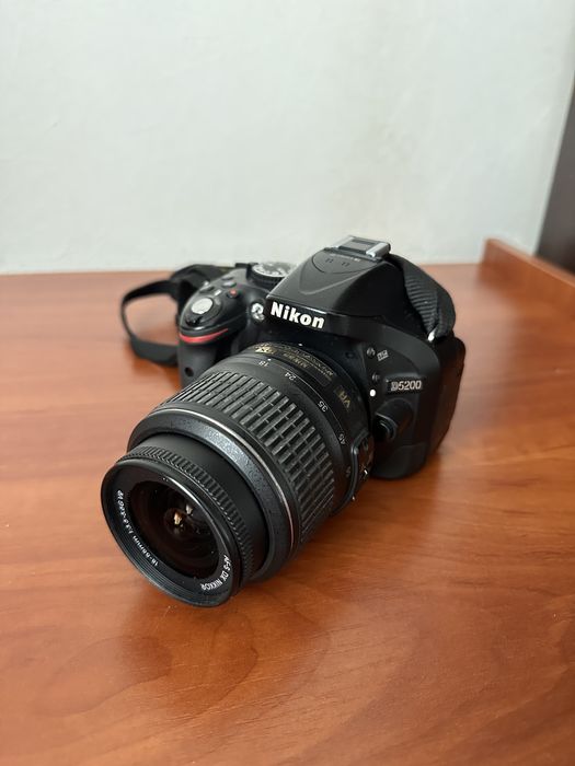 Фотоапарат Nikon d5200 з обʼєктивом 18-55mm
