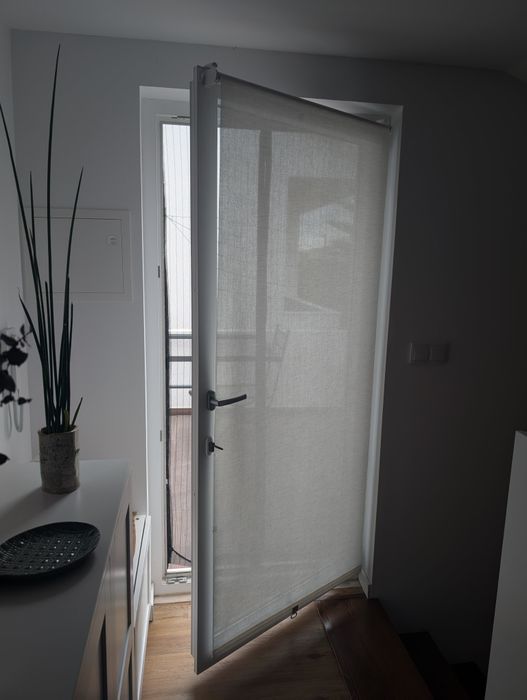 Estore de correr em rolo bege