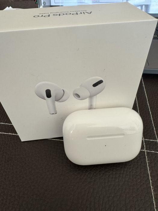 Кейс Apple AirPods Pro