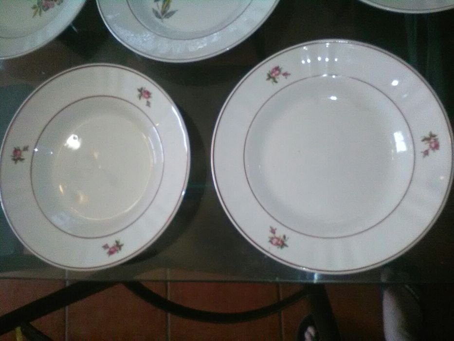 Conjunto de 8 Pratos Loiças de Sacavém