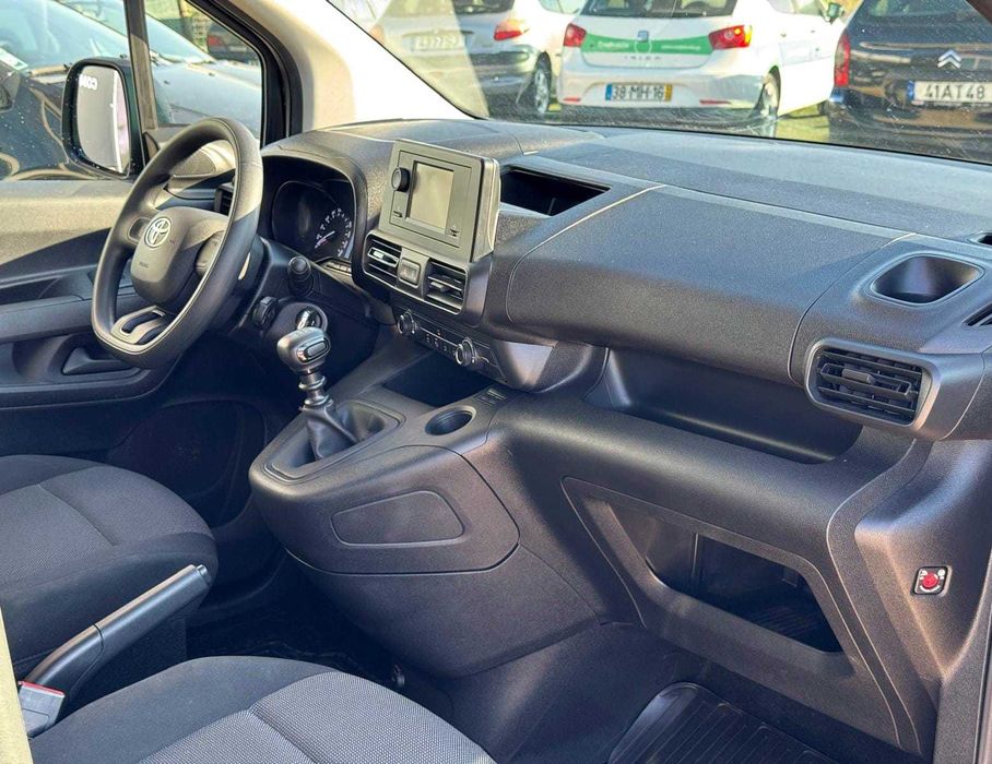 Toyota Proace City 1.5 D- 2023- Poucos quilómetros