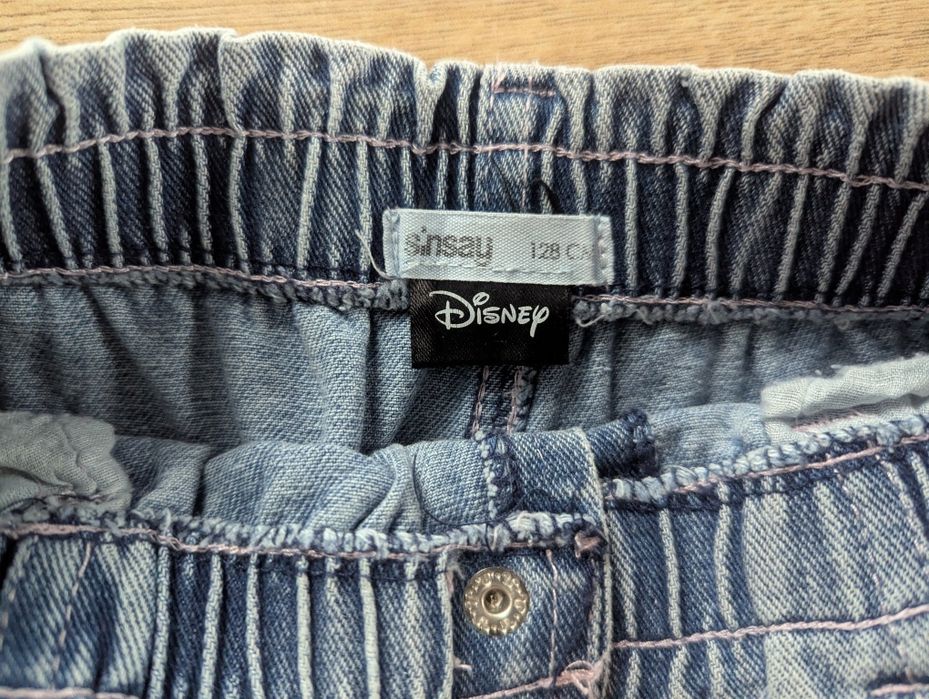J.NOWE spodnie jeansy Stitch rozm 128 Sinsay