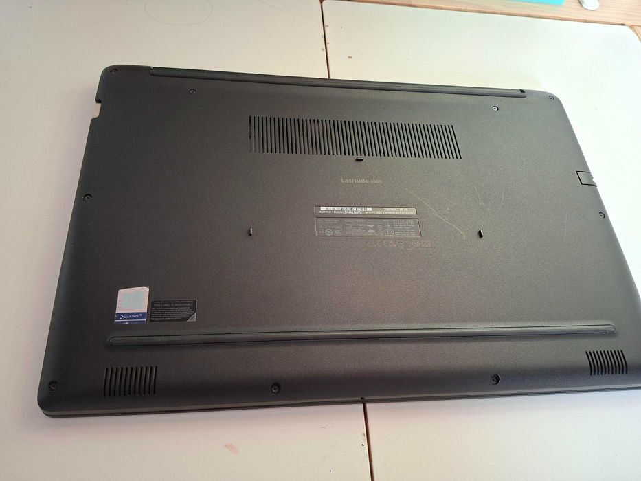 Dell Latitude 3500 | i5 8 gen / 8GB RAM / 256GB SSD | Stan BDB + Zasilacz