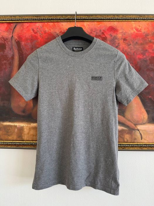 Стильная футболка Barbour Размер S