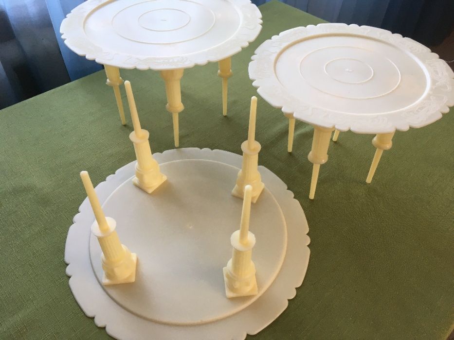 Подставка для торта с колоннами