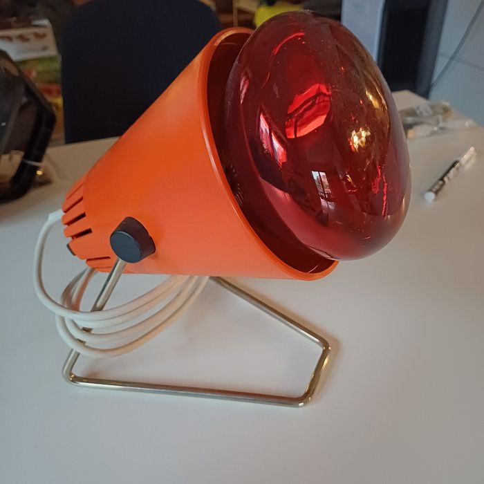 Lampa solux na podczerwień