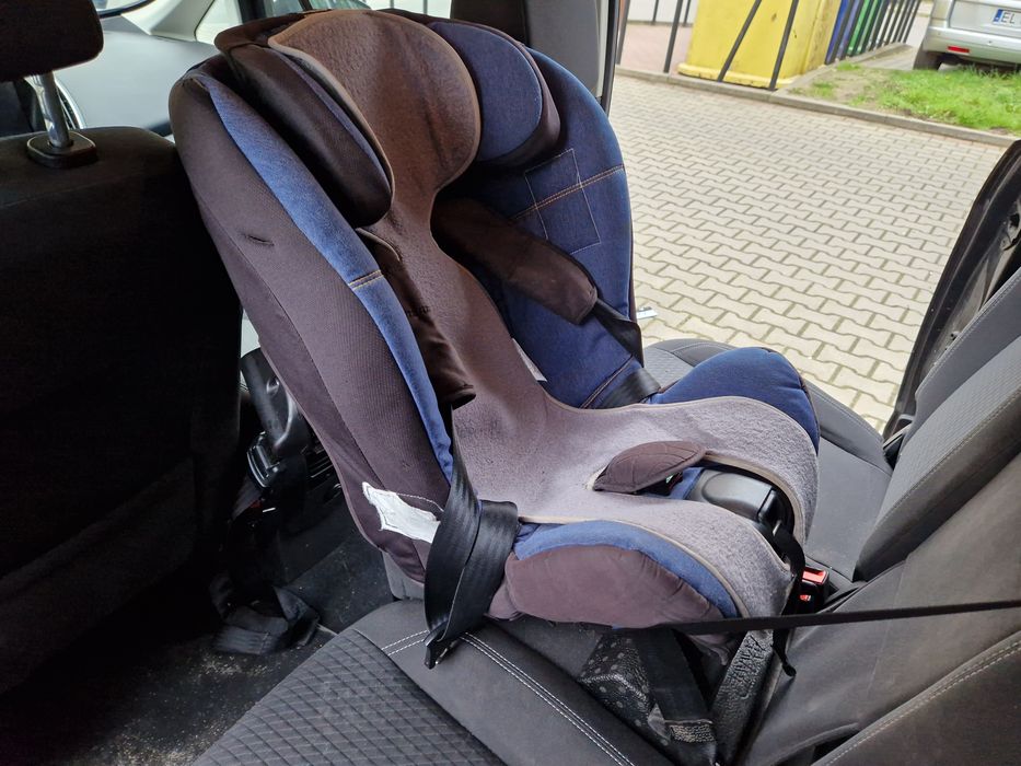 Fotelik samochodowy Axkid Minikid 9-25 niebiesk + gratis i