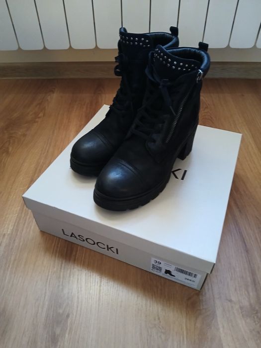 Botki Lasocki skórzane sznurowane