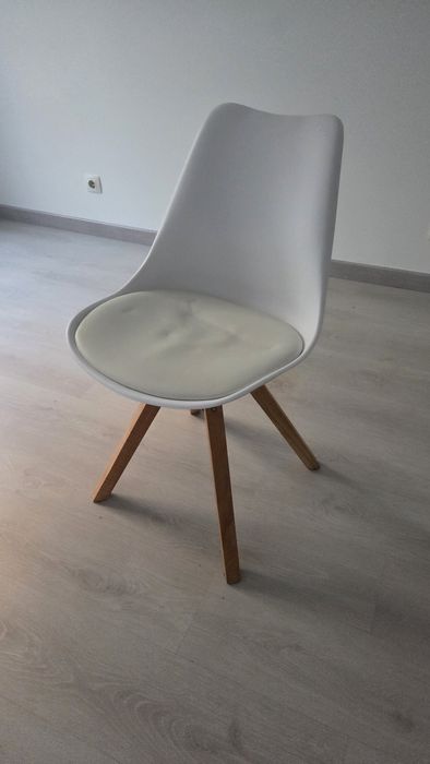 Cadeira jysk branca