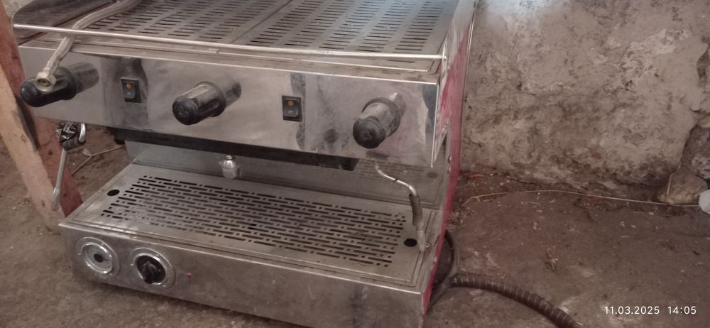 Продам кофемашина Sanremo