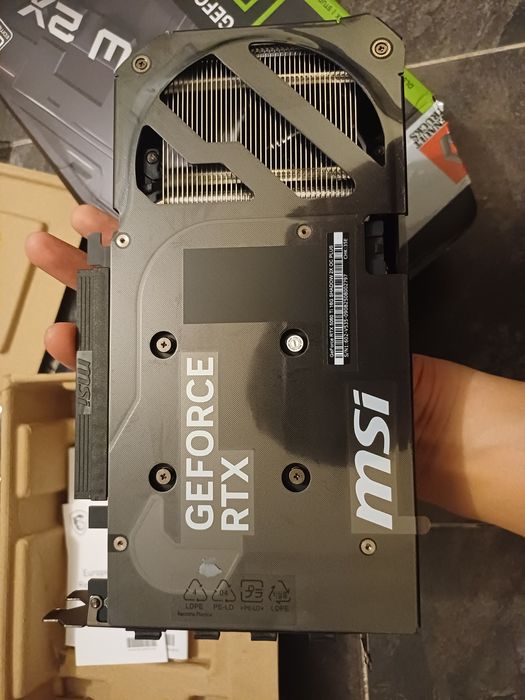 placa gráfica Msi shadow 2x rtx 5060ti 16gb