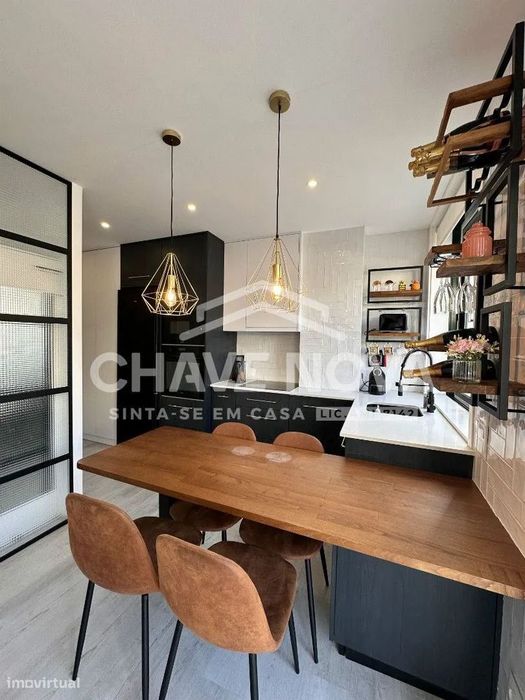 Apartamento T1 com terraço de 35 m2 em Leça da Palmeira