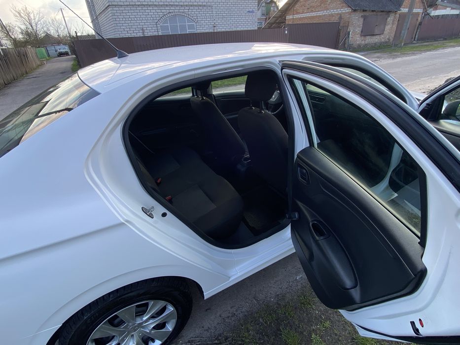 Продам Peugeot 301 2014