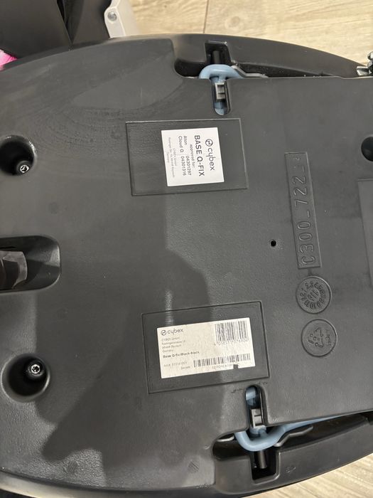 Cybex aton 5 та Cybex Base Q-Fix