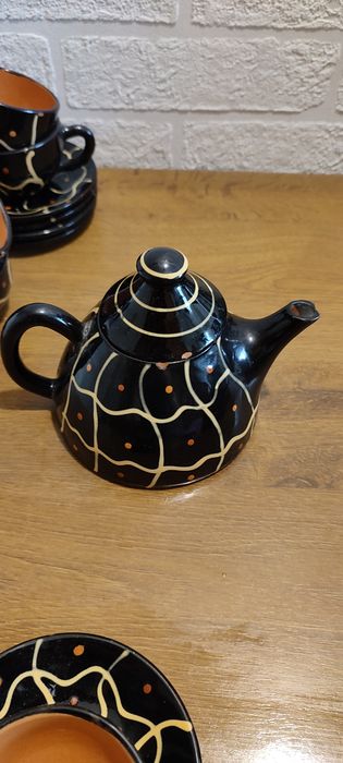 Stara malioka, zastawa do herbaty/kawy, filiżanki czarna