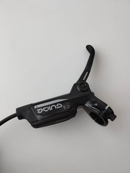Przedni hamulec hydrauliczny SRAM Guide T 4 tłoczki z adapterem