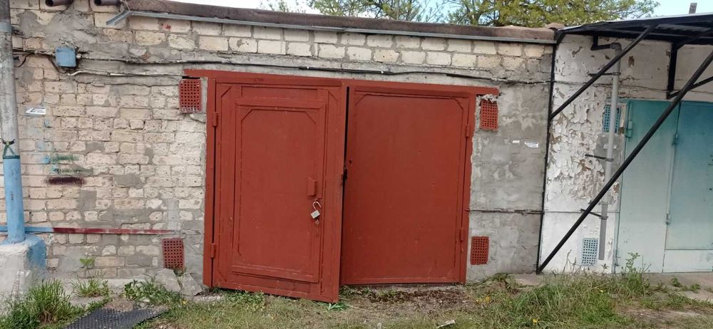 Продам гараж в районі поліції