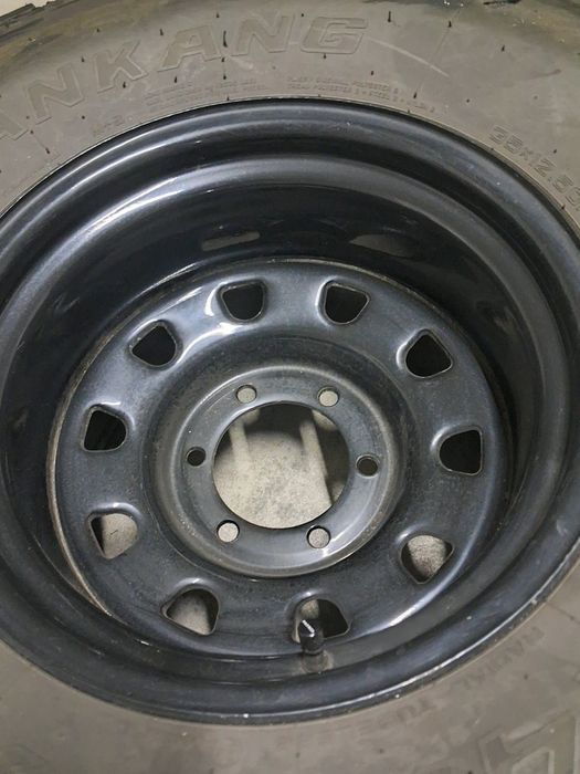 Vendo 4 jantes 15x10 com 4 pneus 35