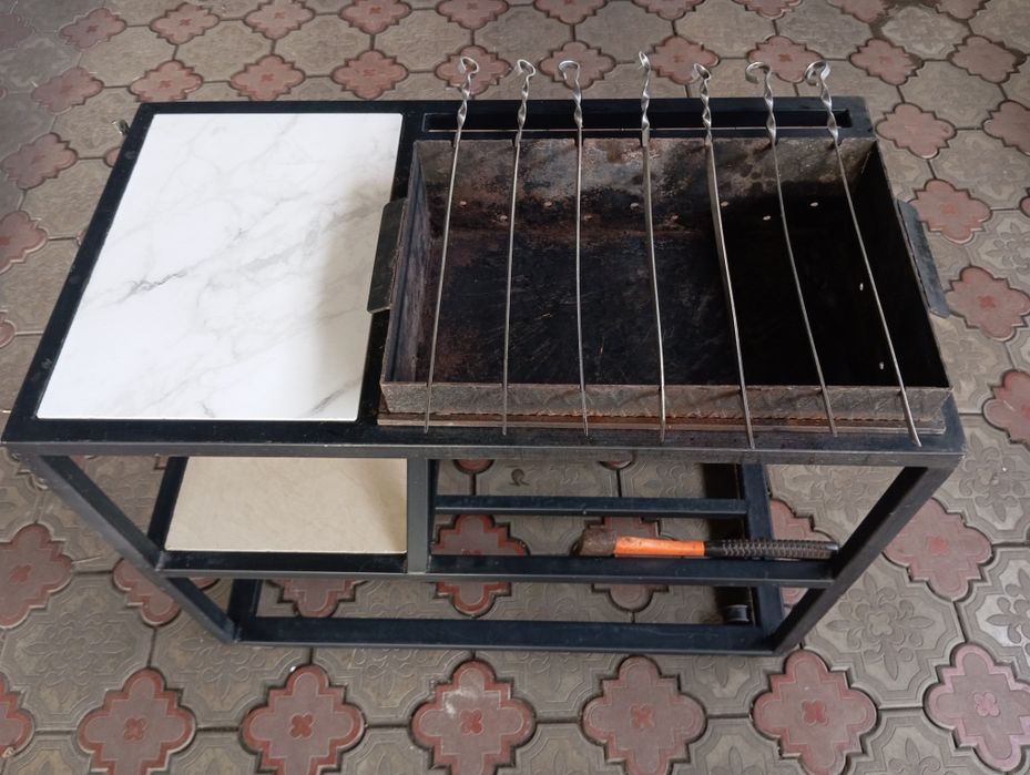 Мангал со столиком