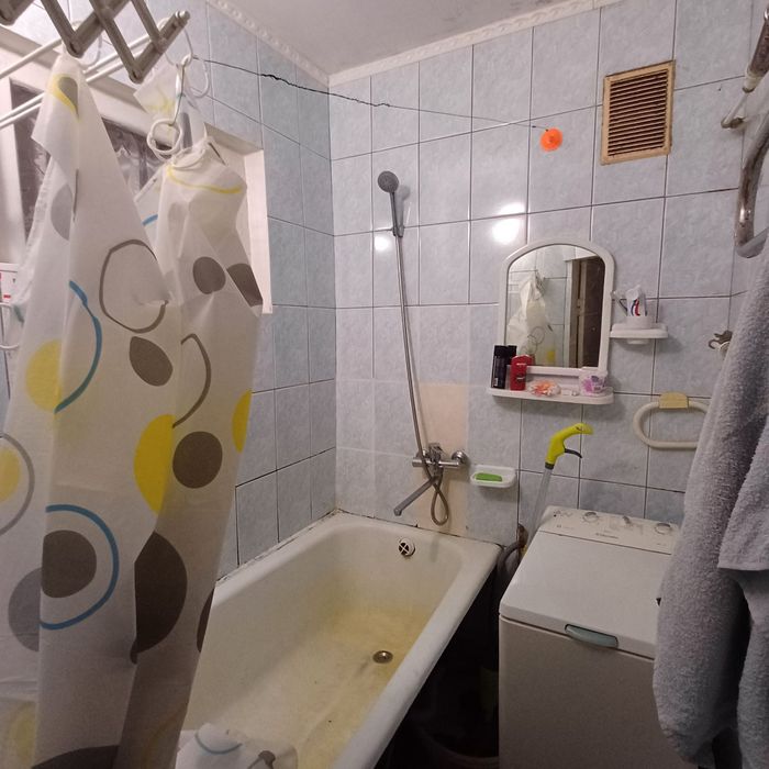 Продам 3 -кімнатну квартиру