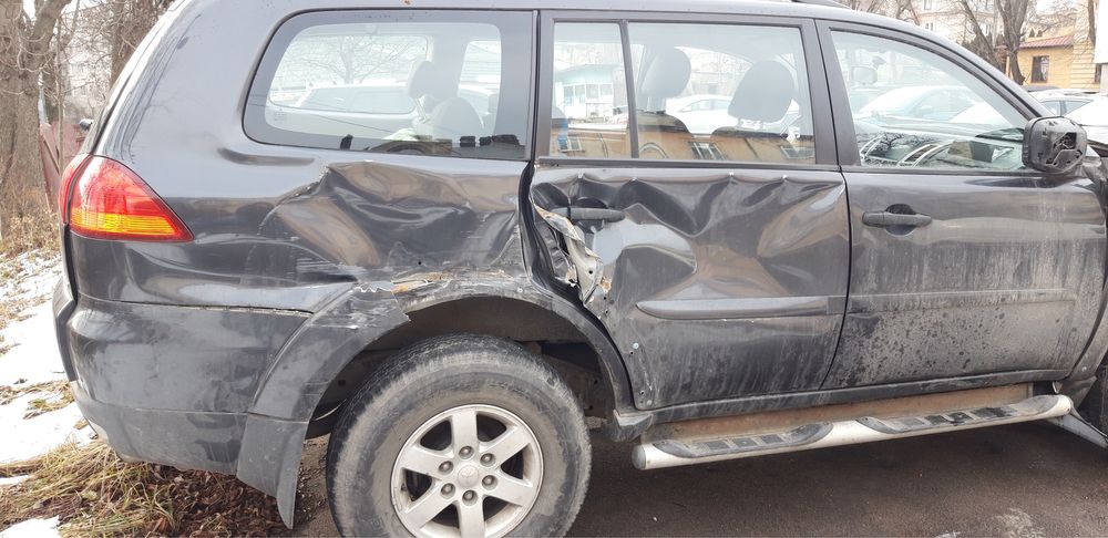Mitsubishi pajero sport 2012 після дтп