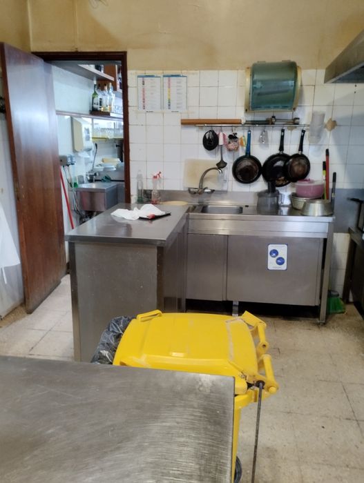 Vendo parte de sosiadade de pastelaria e padaria com fabrico próprio