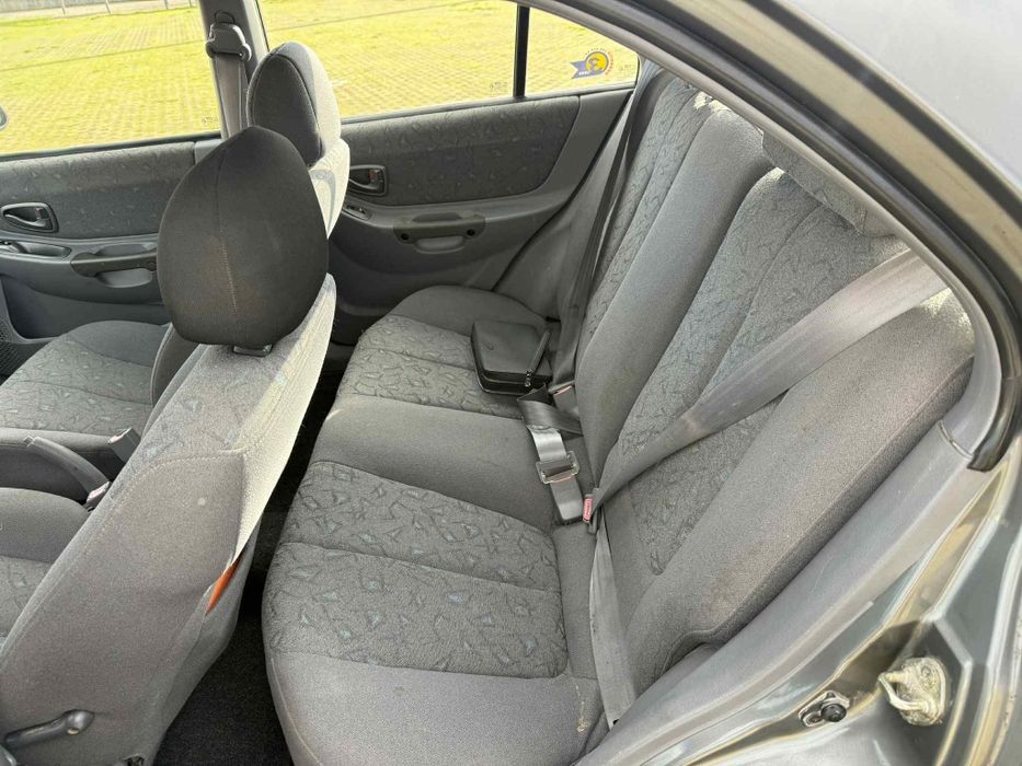 Hyundai Accent — fotografia 8