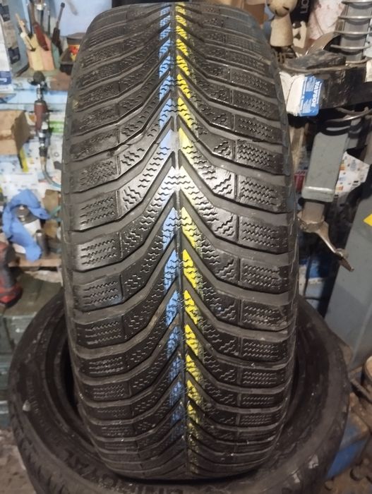 Одна зимова шина Vredestein 205/55/17