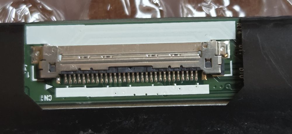 Matryca LCD 15.6 cala  SPRAWNA z defektem