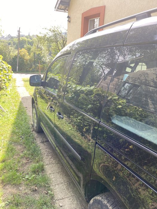 Автомобіль Vollksvagen caddy 2008