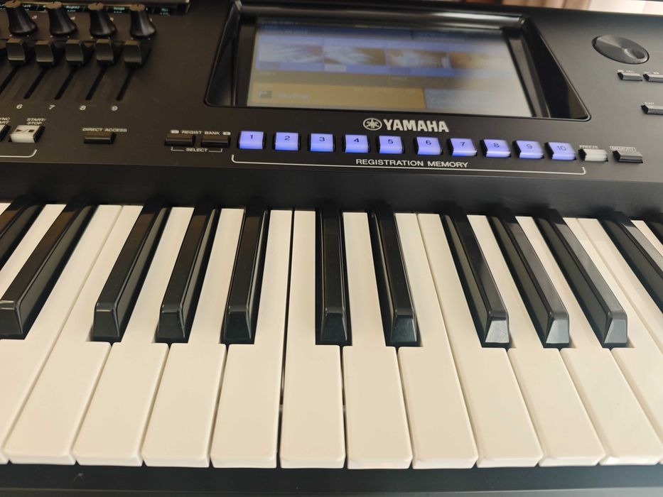 Profesjonalna stacja Yamaha GENOS - stan wzorowy - dużo dodatków
