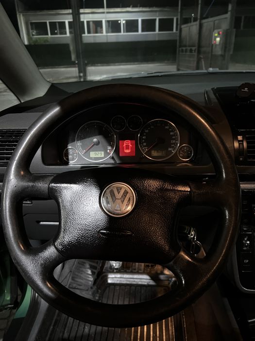 Продам Volkswagen Sharan 2003 р ,1.8 бензин