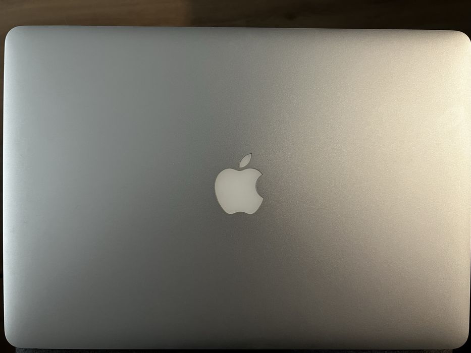 MacBook Pro 15", Mid 2015, 16/256 Gb, Retina 2880x1800 Core i7